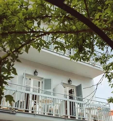 Hotel Hb Benitsa *