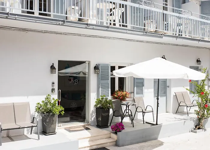 Hotel Hb Benitsa *