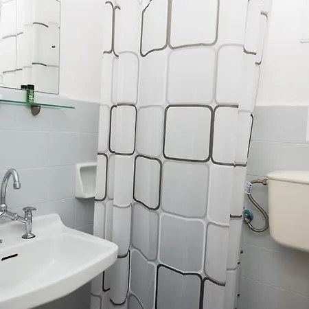 Szálloda Hb Benitsa *